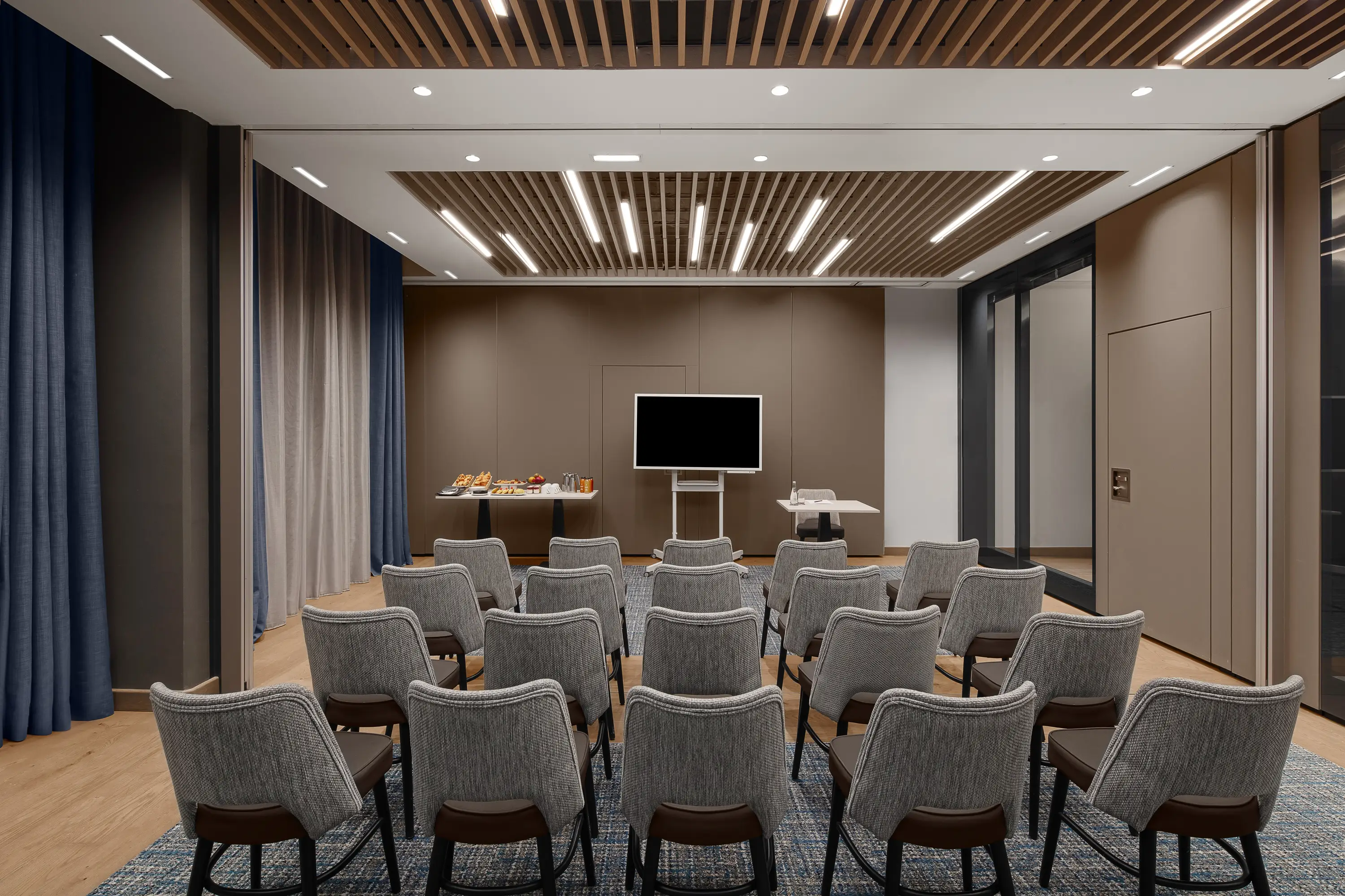 Courtyard by Marriott Paris Porte de Versailles 15