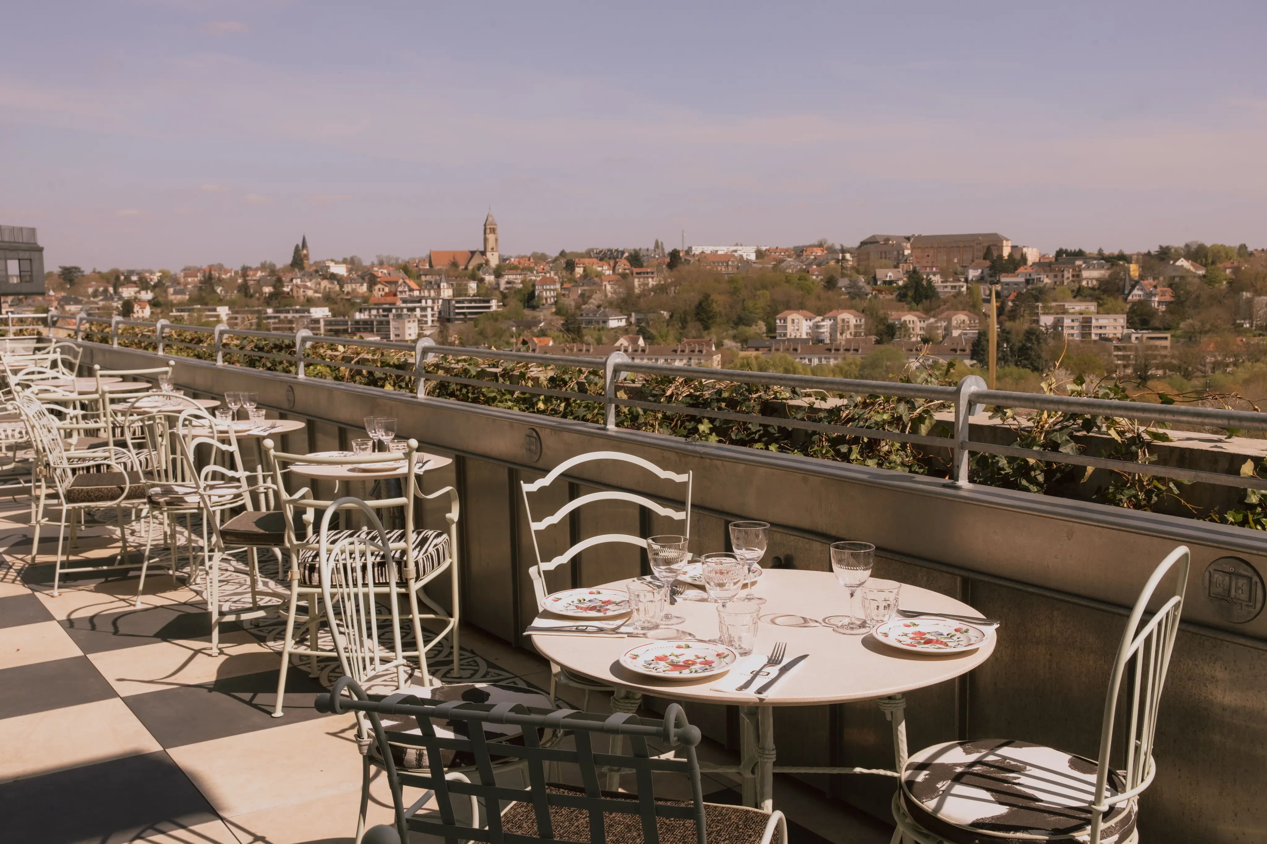 Maison Heler Metz, Curio Collection by Hilton 7
