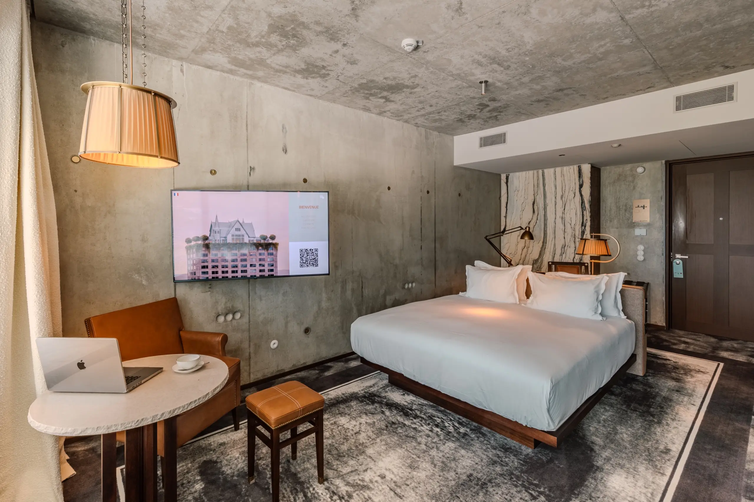 Maison Heler Metz, Curio Collection by Hilton 14