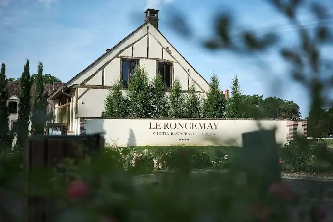 Domaine et Golf du Roncemay 2