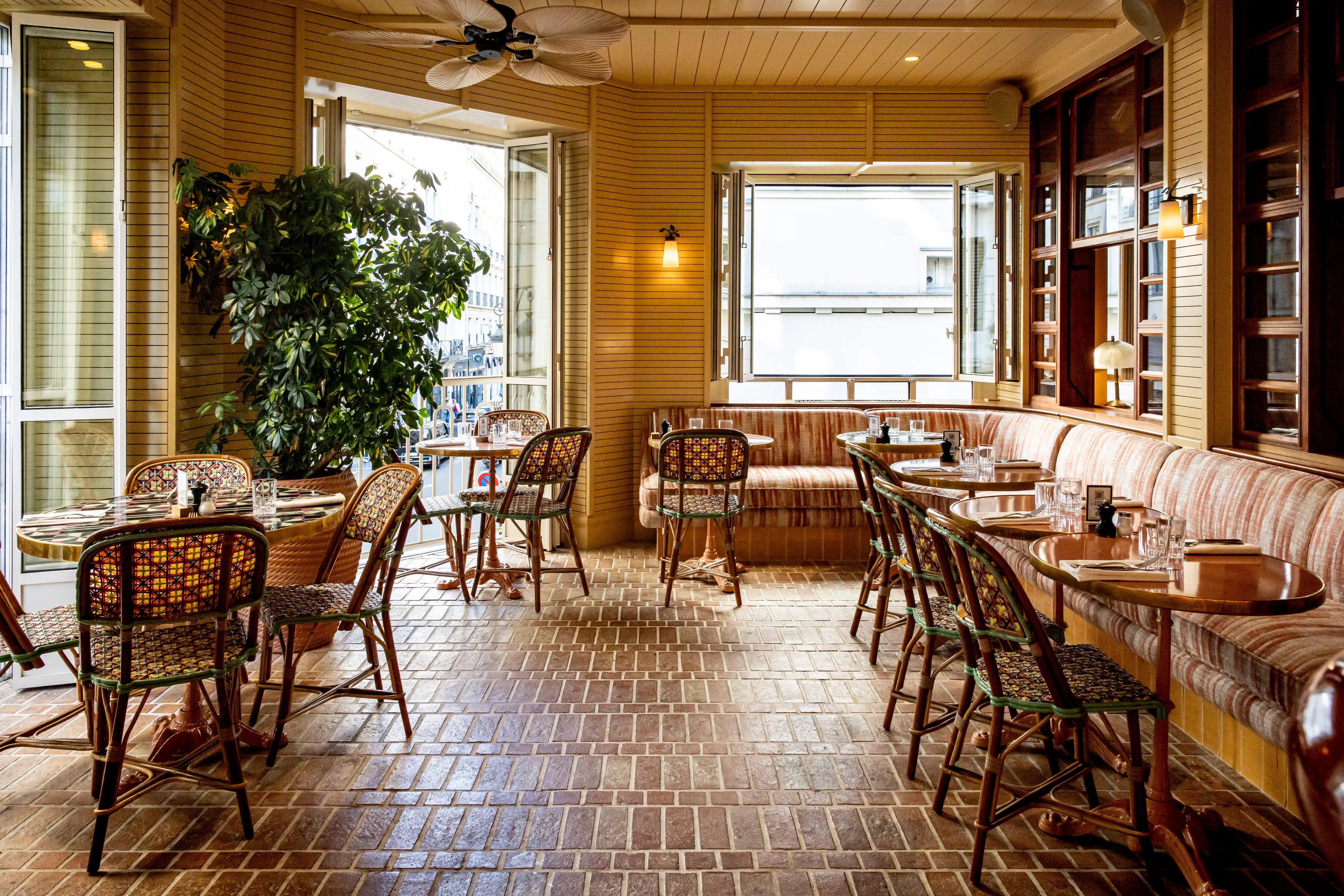 PUBLIC HOUSE 5