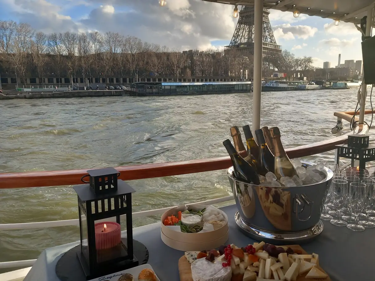 Le Yacht Joséphine 7