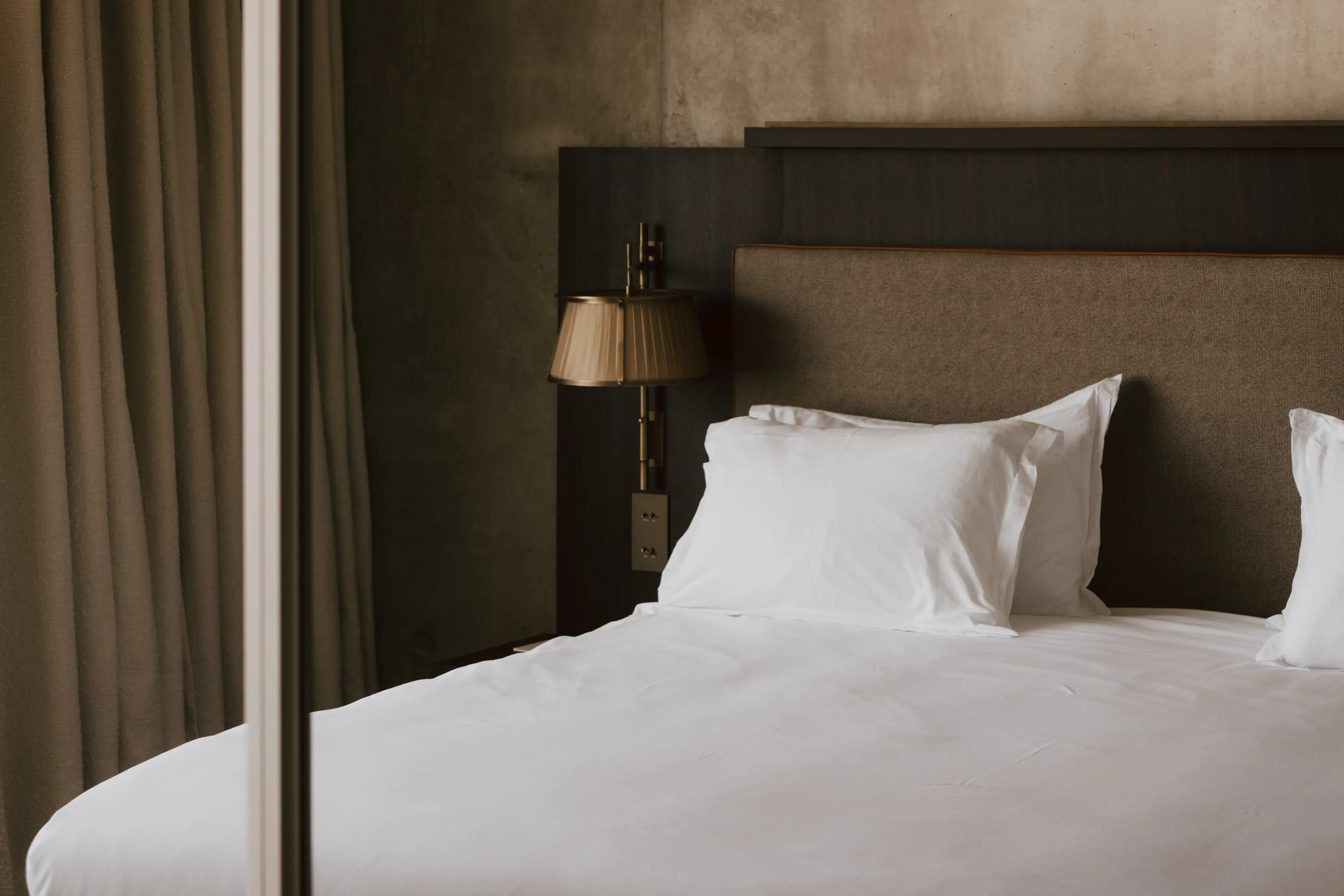 Maison Heler Metz, Curio Collection by Hilton 20