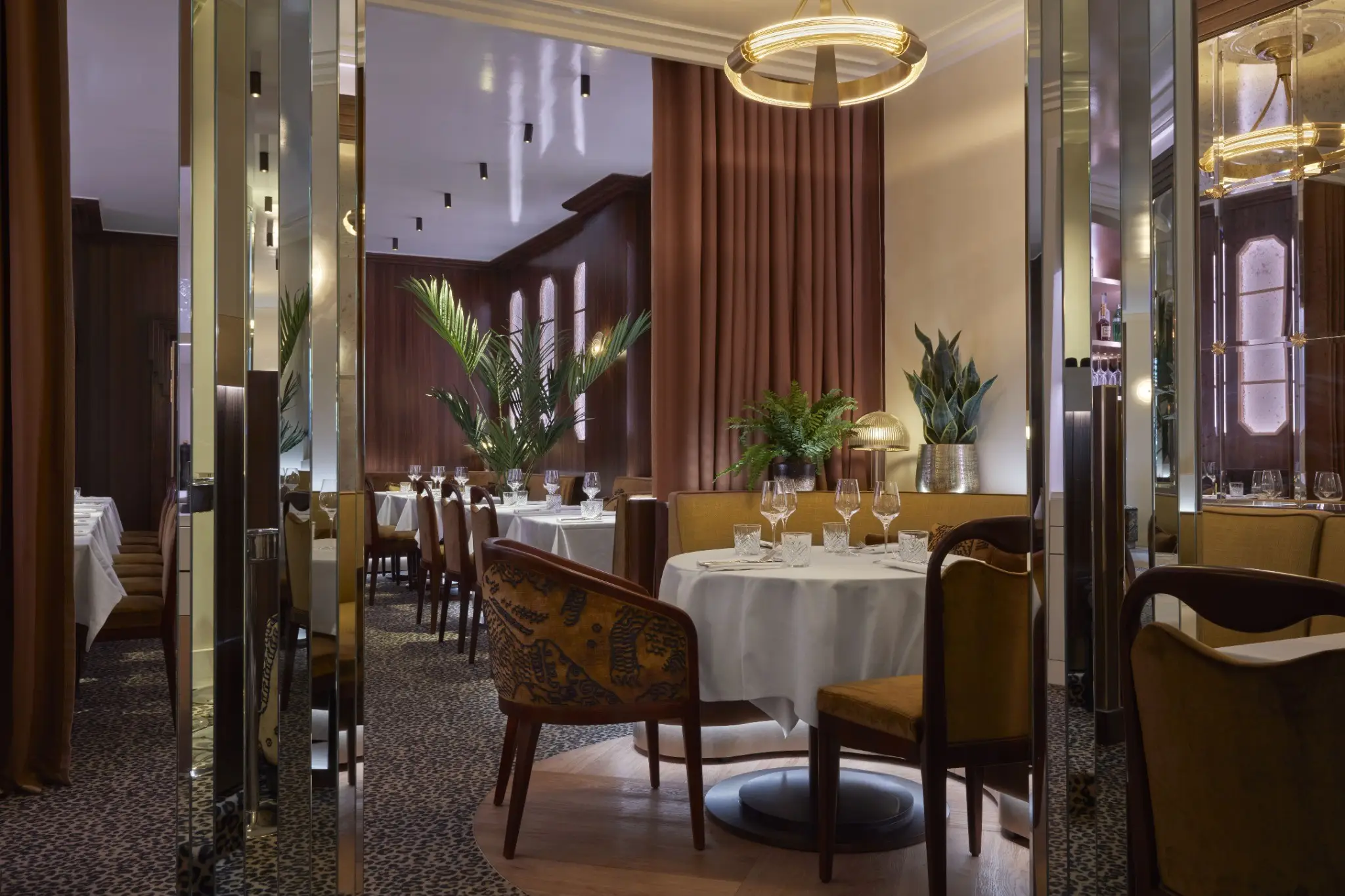 Hollywood Savoy 9