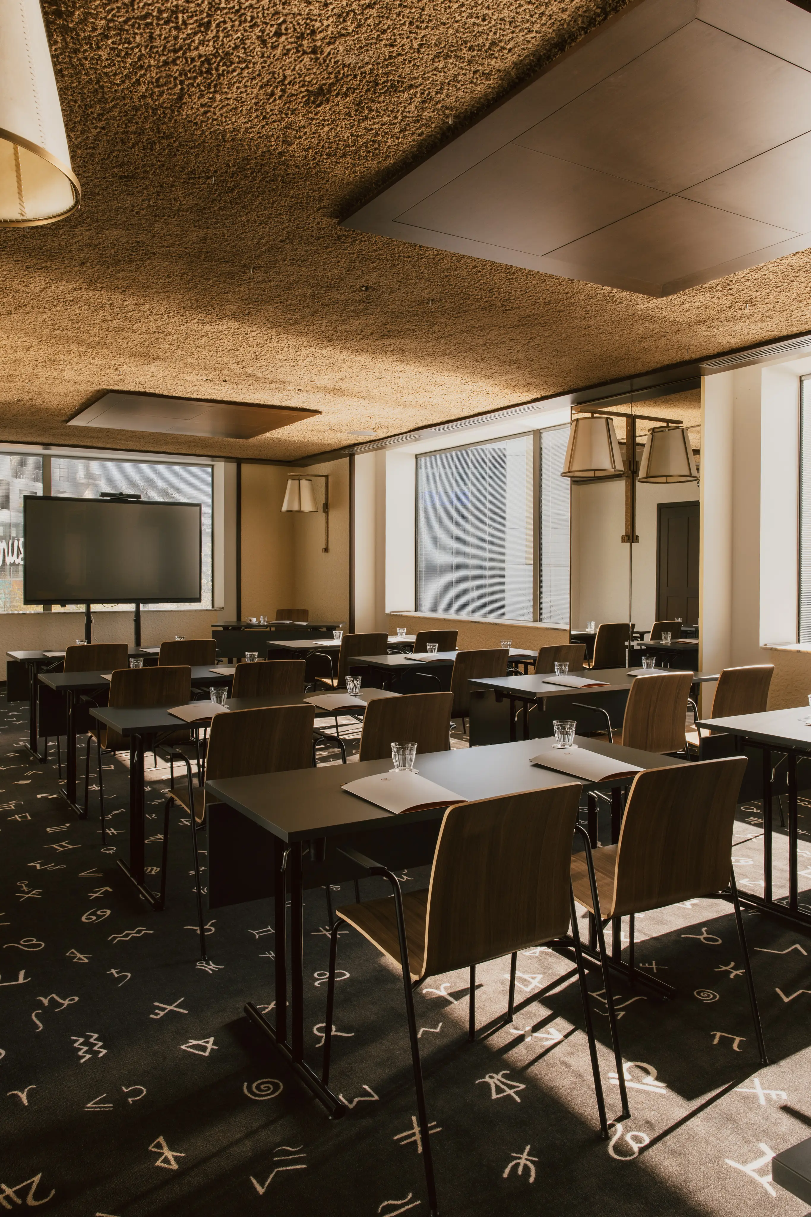 Maison Heler Metz, Curio Collection by Hilton 25