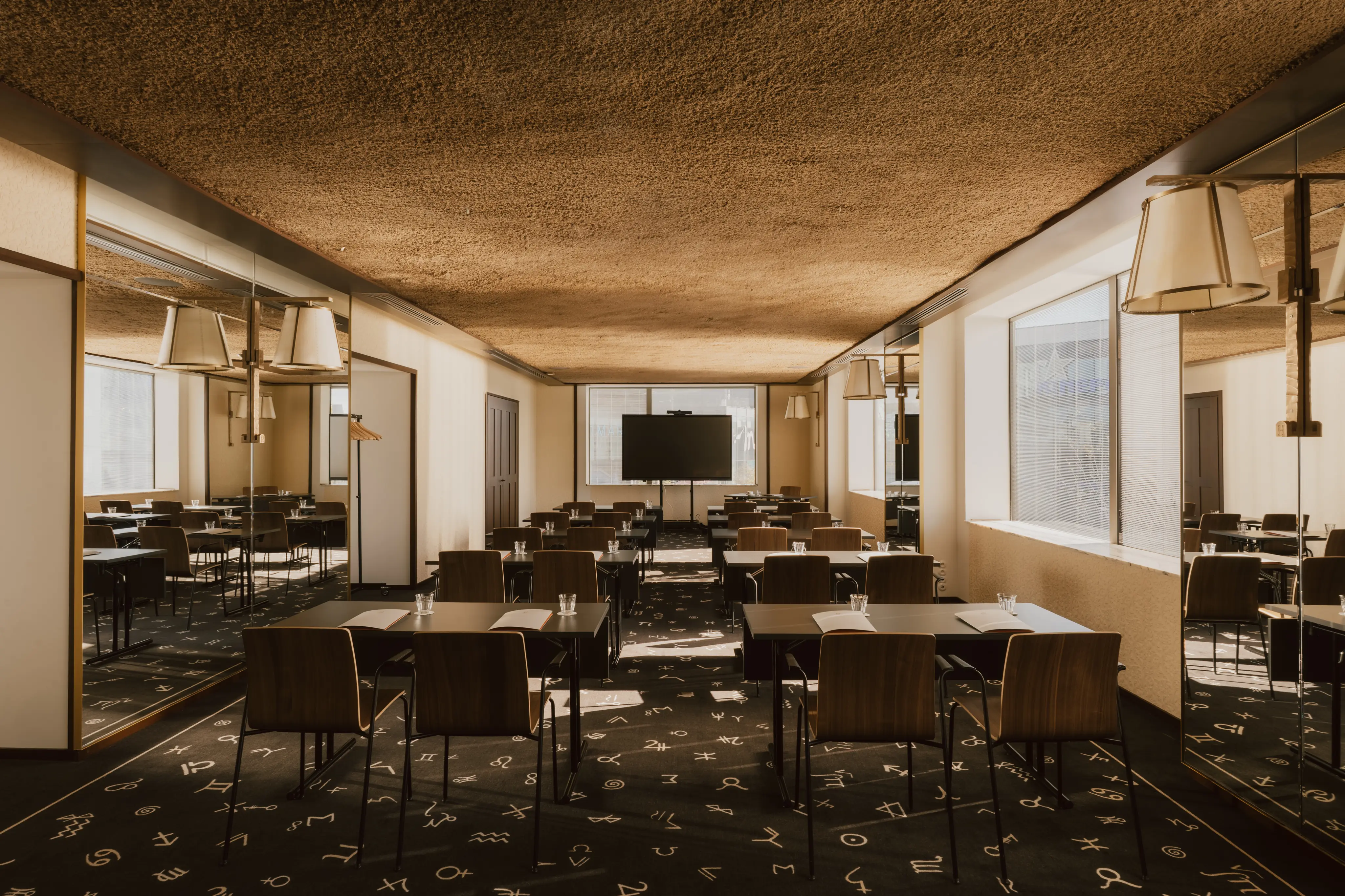 Maison Heler Metz, Curio Collection by Hilton 26