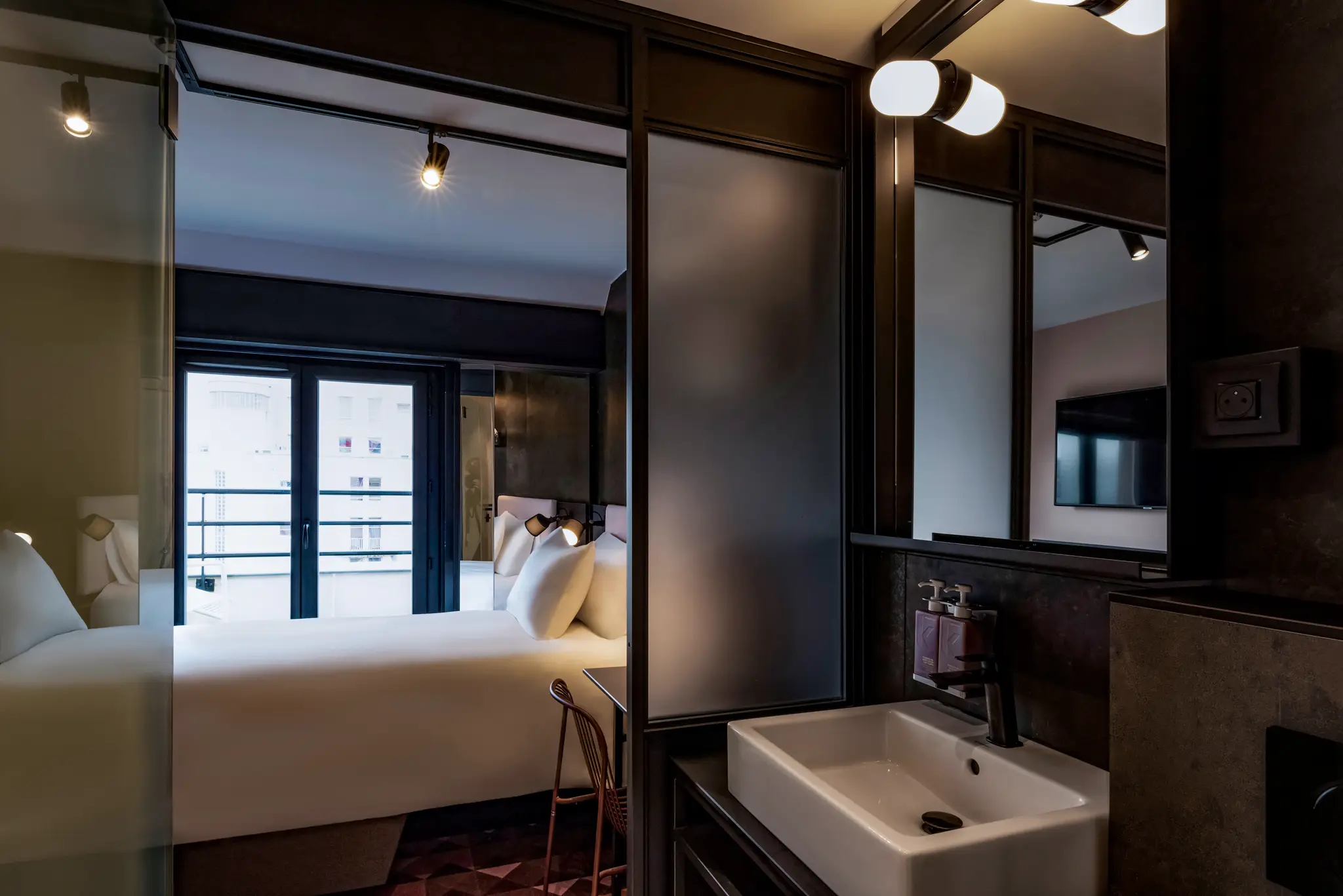TRIBE Paris Batignolles 7