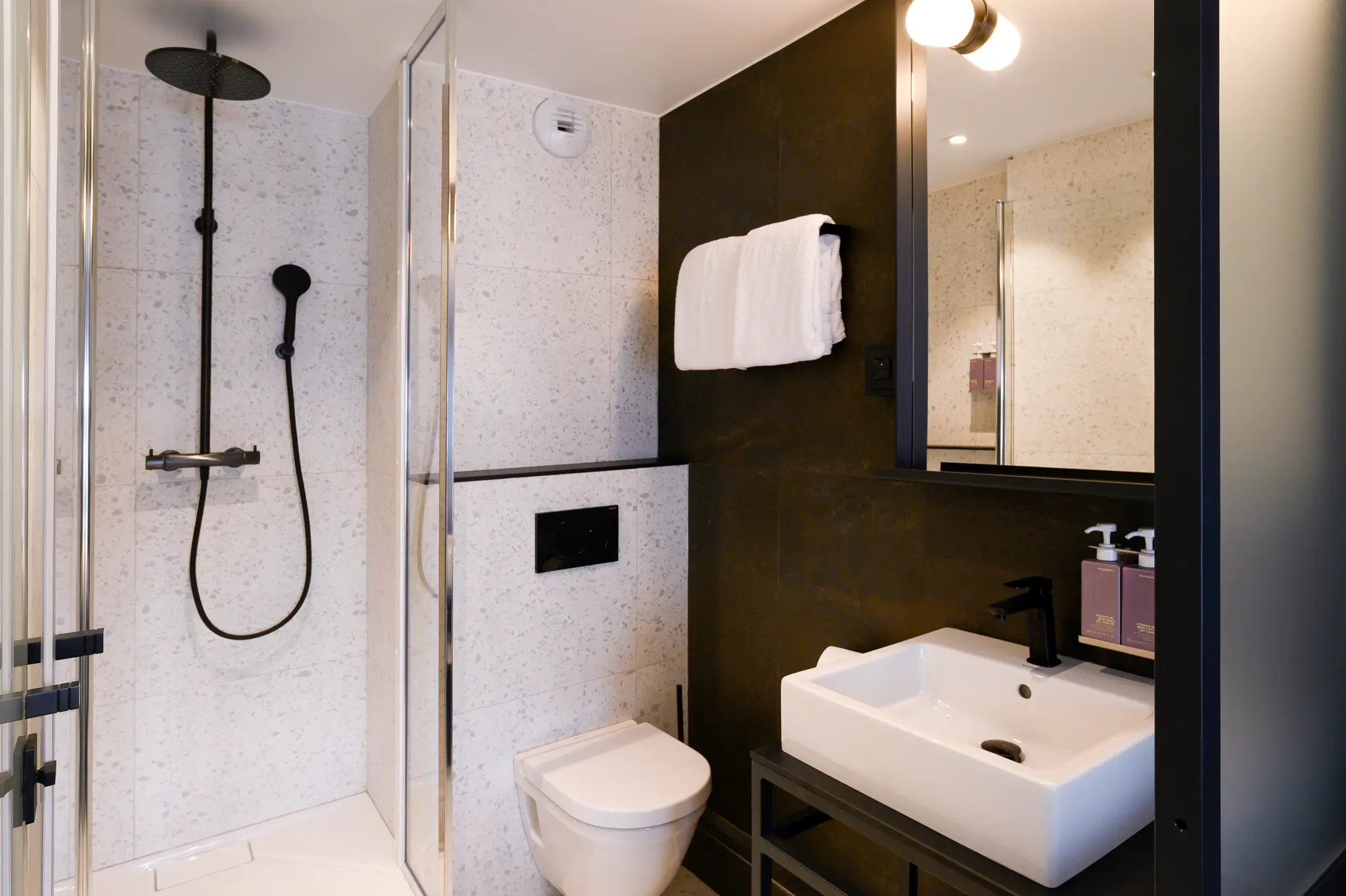 TRIBE Paris Batignolles 11