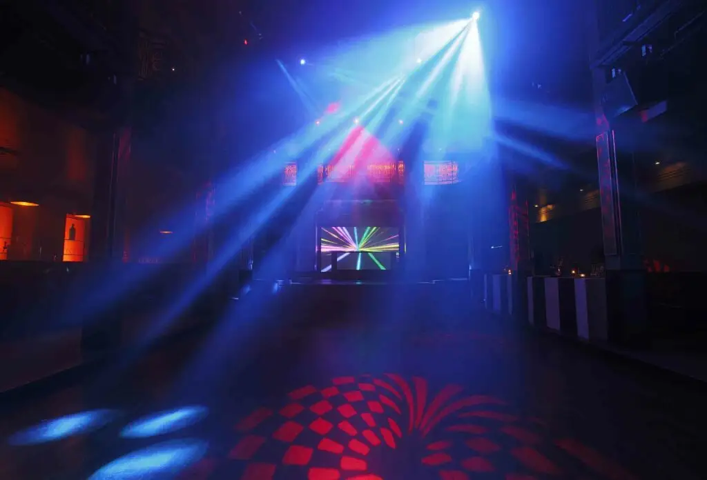 Club Haussmann 7