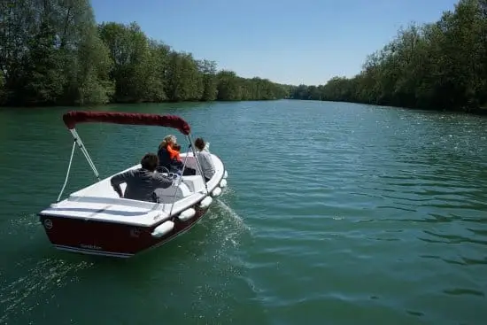 Chasse au Trésor en bateau électrique sans permis sur la Marne à Meaux 4