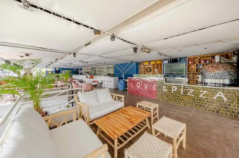 Aqua restaurant 5