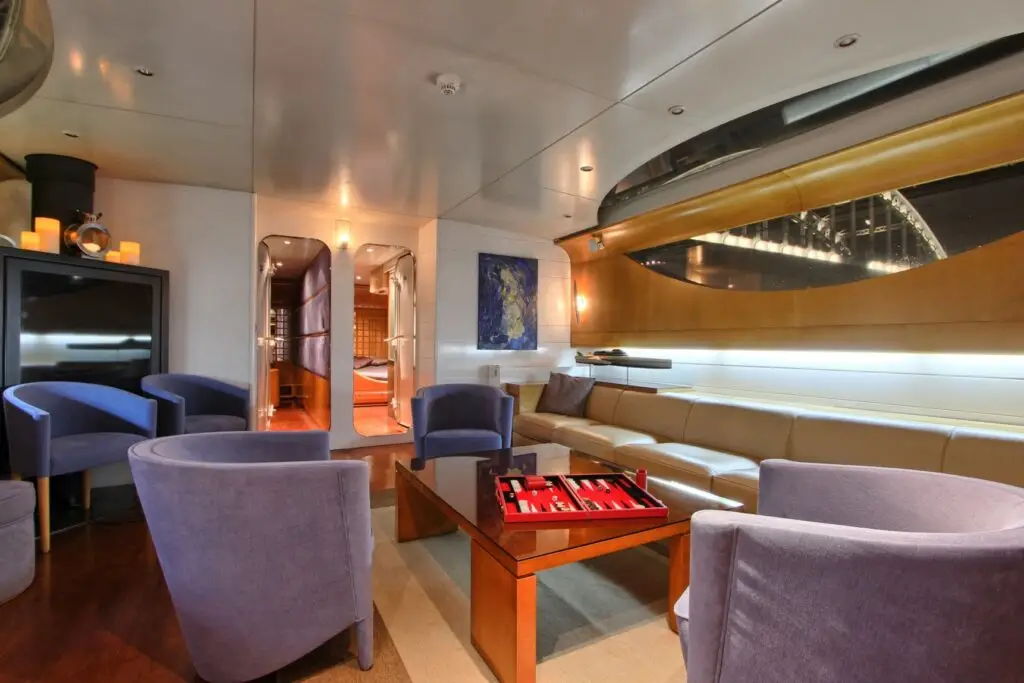 Le Yacht Joséphine 3