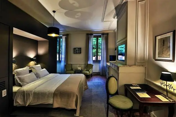 Hôtel de la Villeon 6