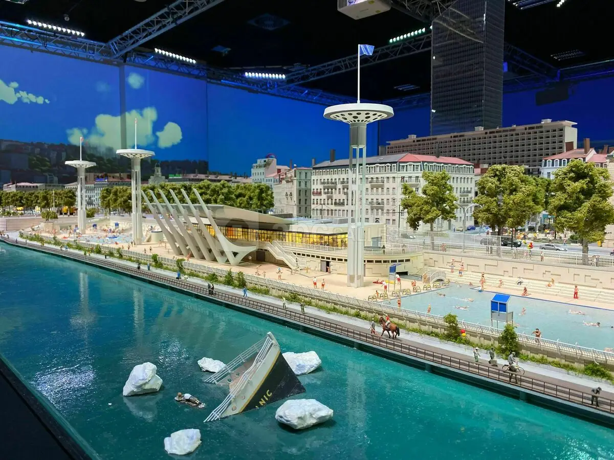 Mini world Lyon 4
