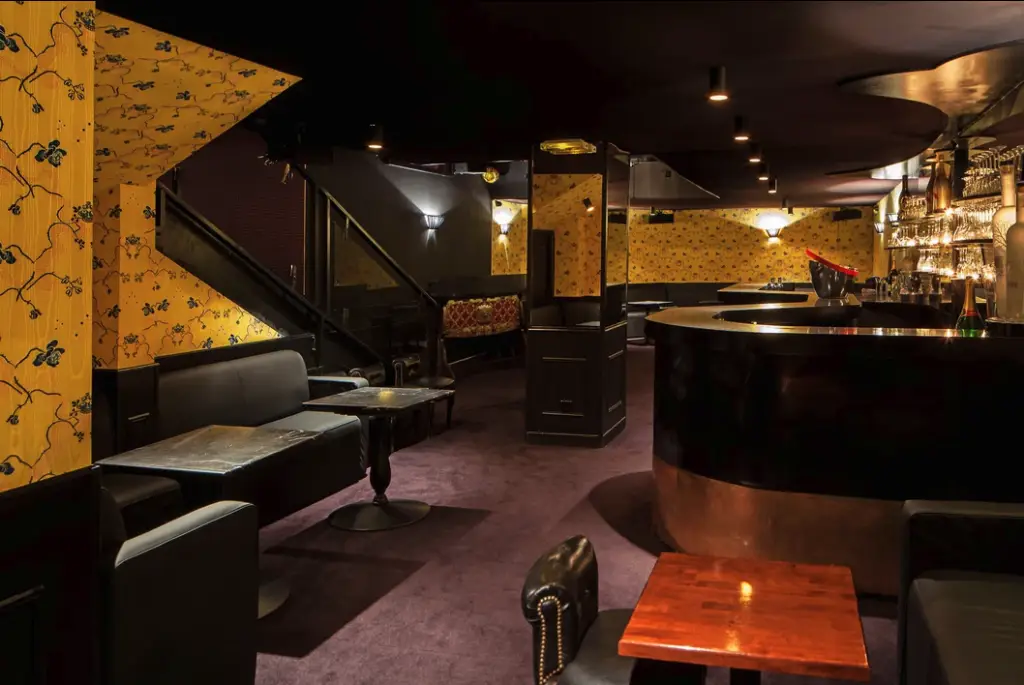 Le Scarlett 5