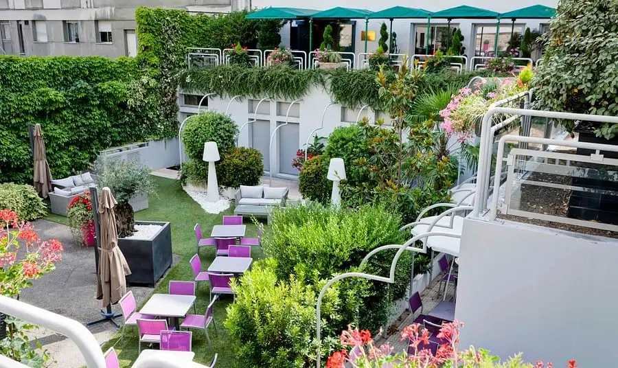 Hôtel Charlemagne by HappyCulture