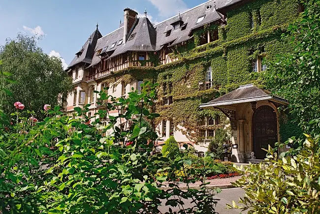 Château, Jeanne & the Forest 3