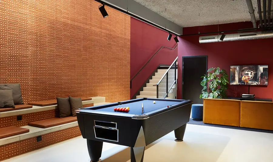 The Social Hub 9