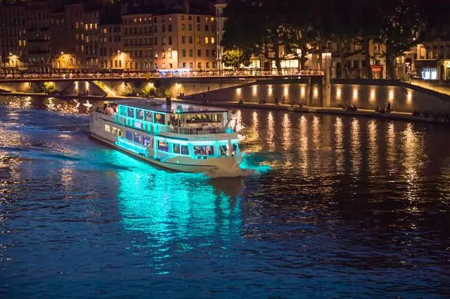 Les Bateaux Lyonnais