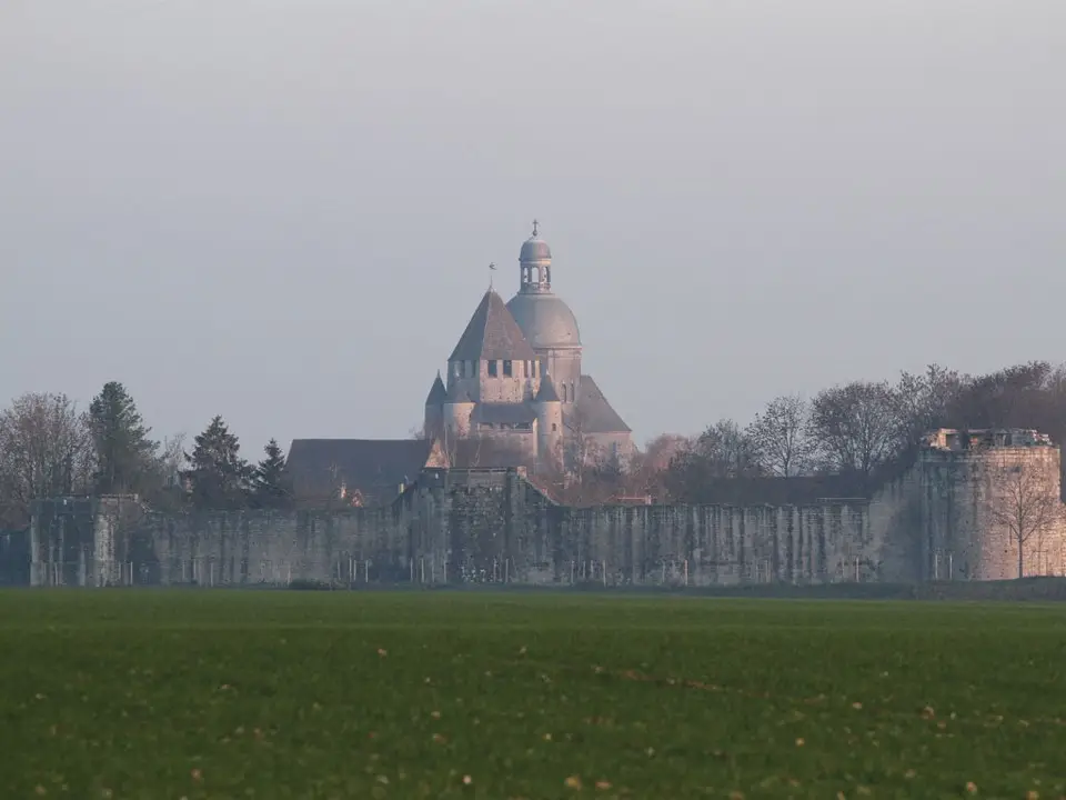 Le César Hôtel Provins 2