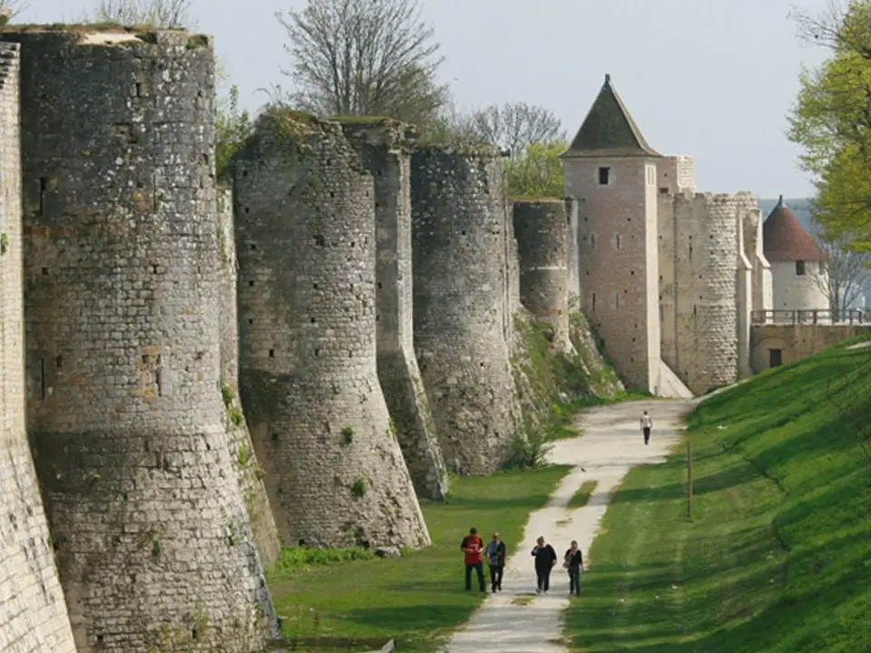 Le César Hôtel Provins 3