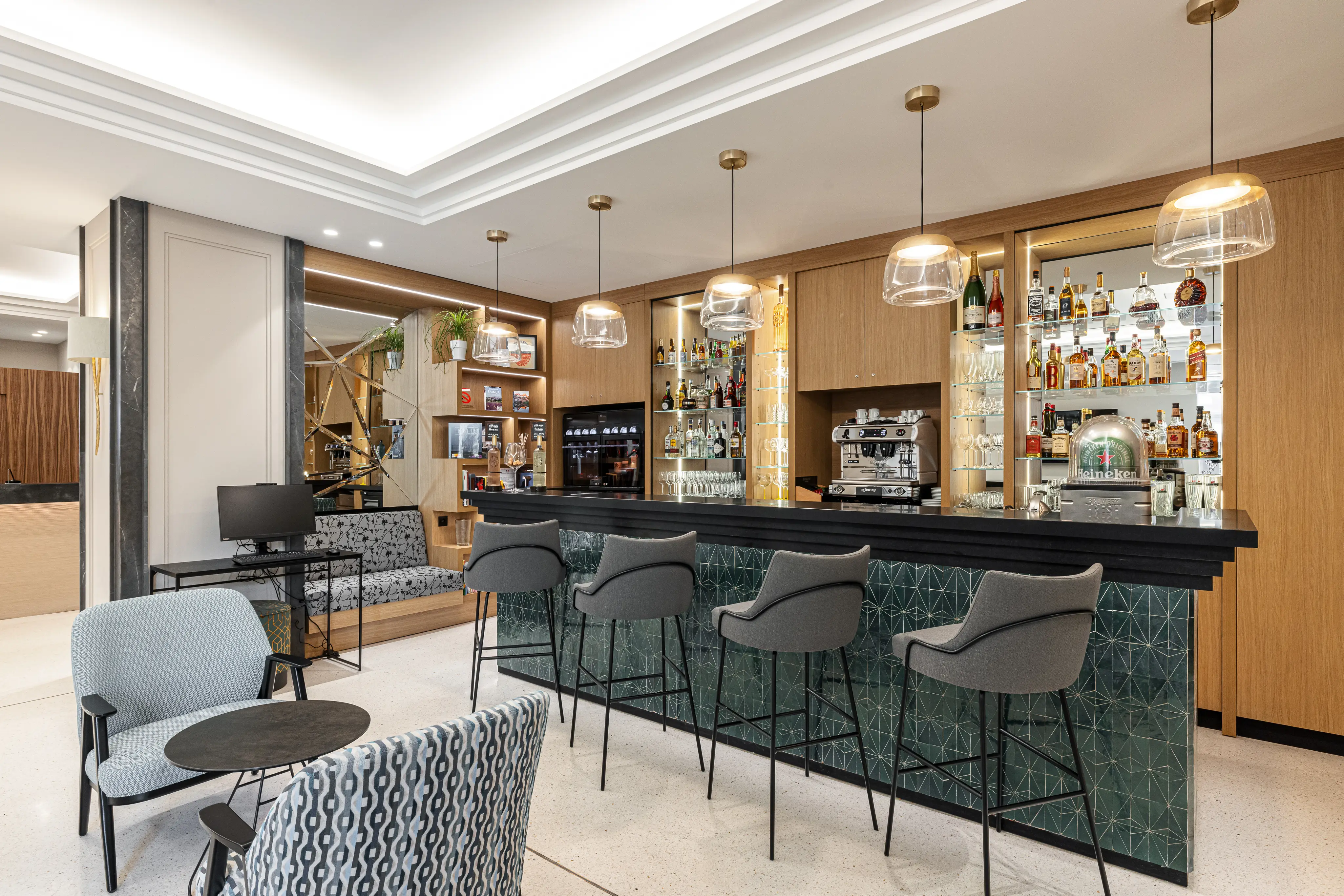 Hôtel Apollinaire Nice 6