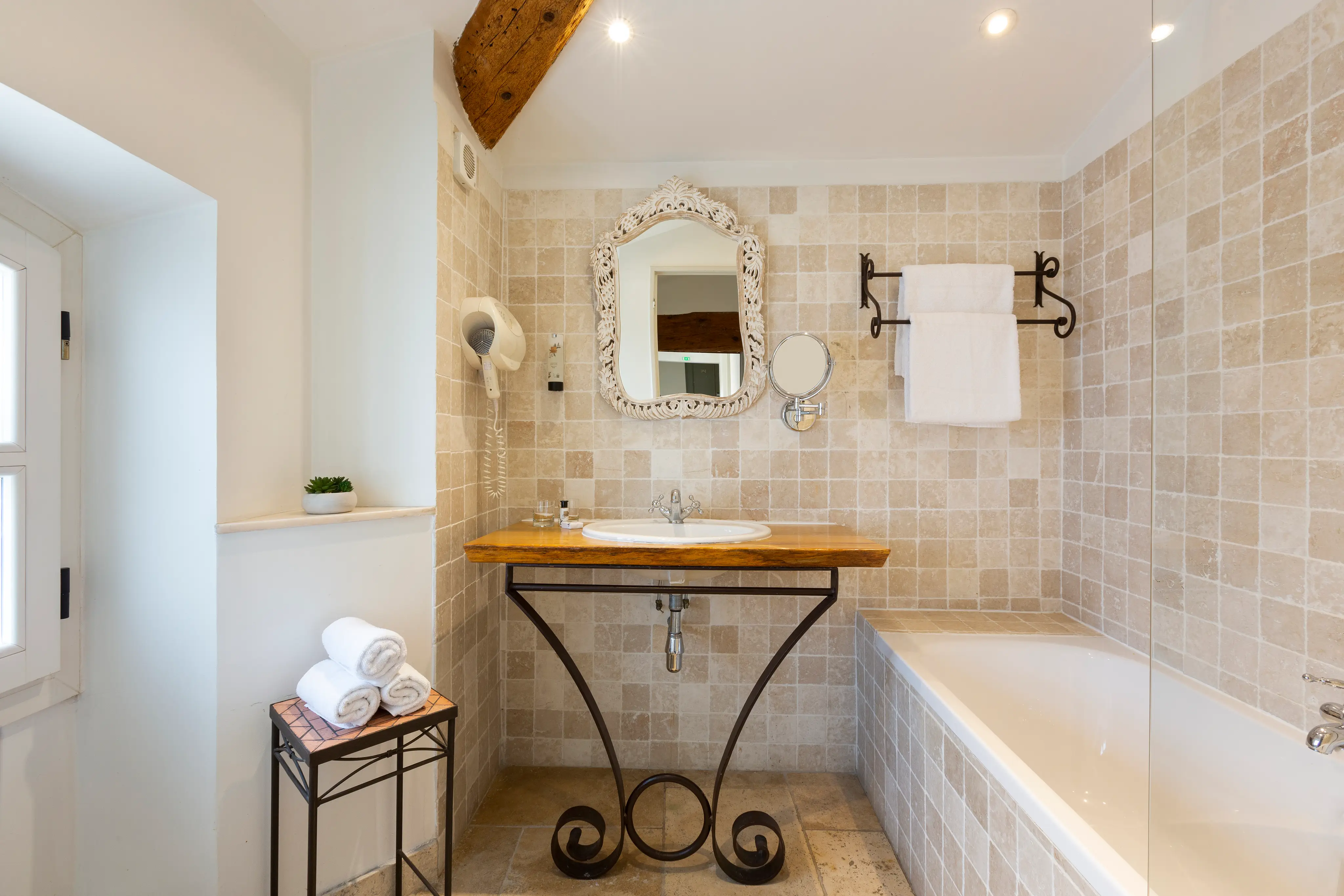 Moulin de Vernègues Hôtel & Spa**** 14