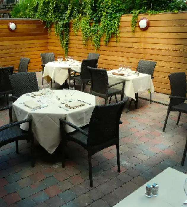 407 Restaurant 2