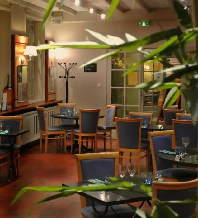 407 Restaurant 4
