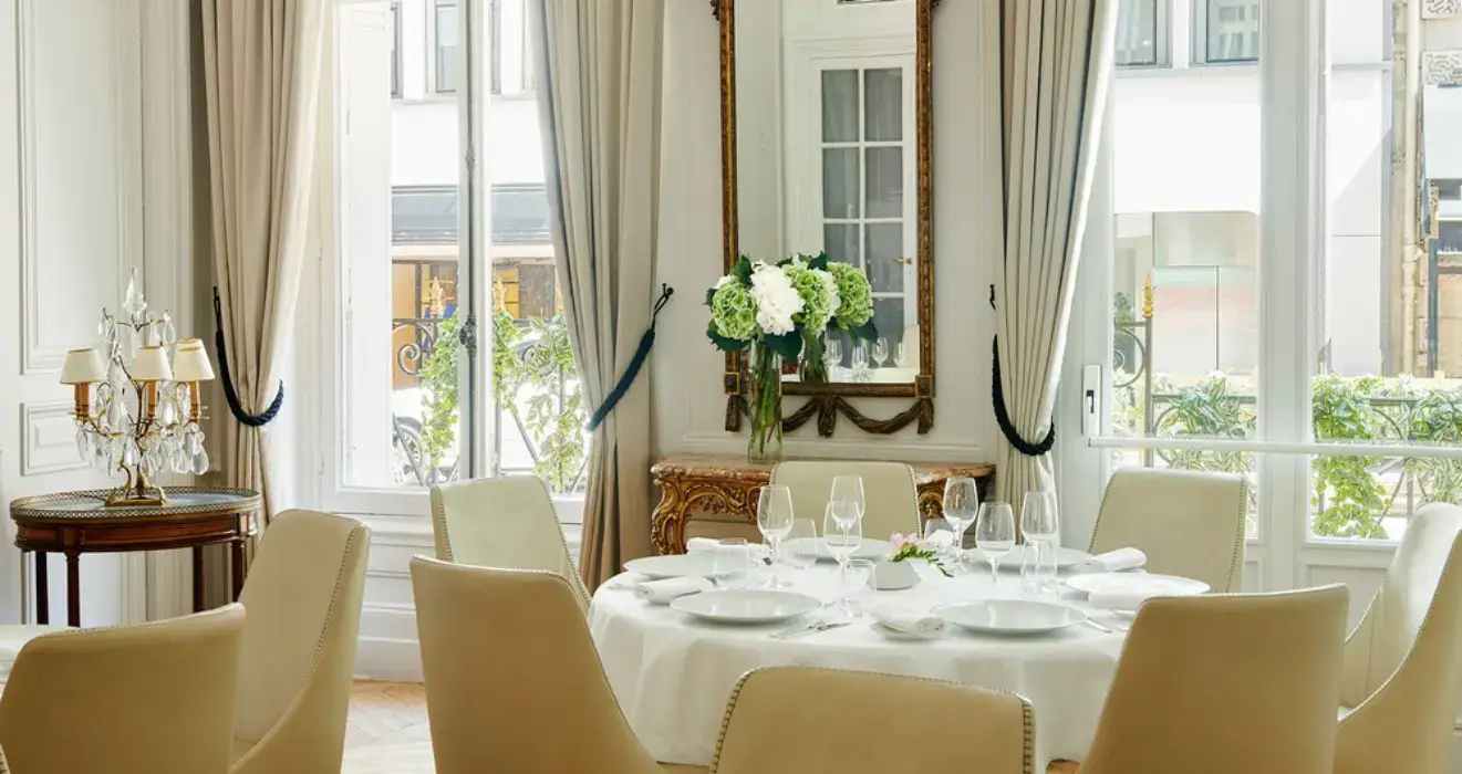Hôtel Lancaster 5