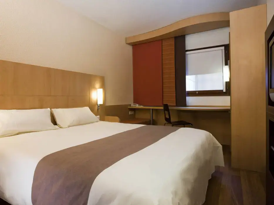 Ibis Arles 6