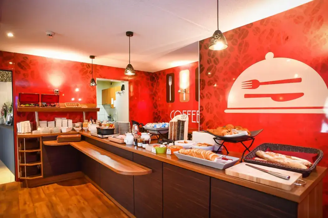 Brit Hotel Saint-Lô 11