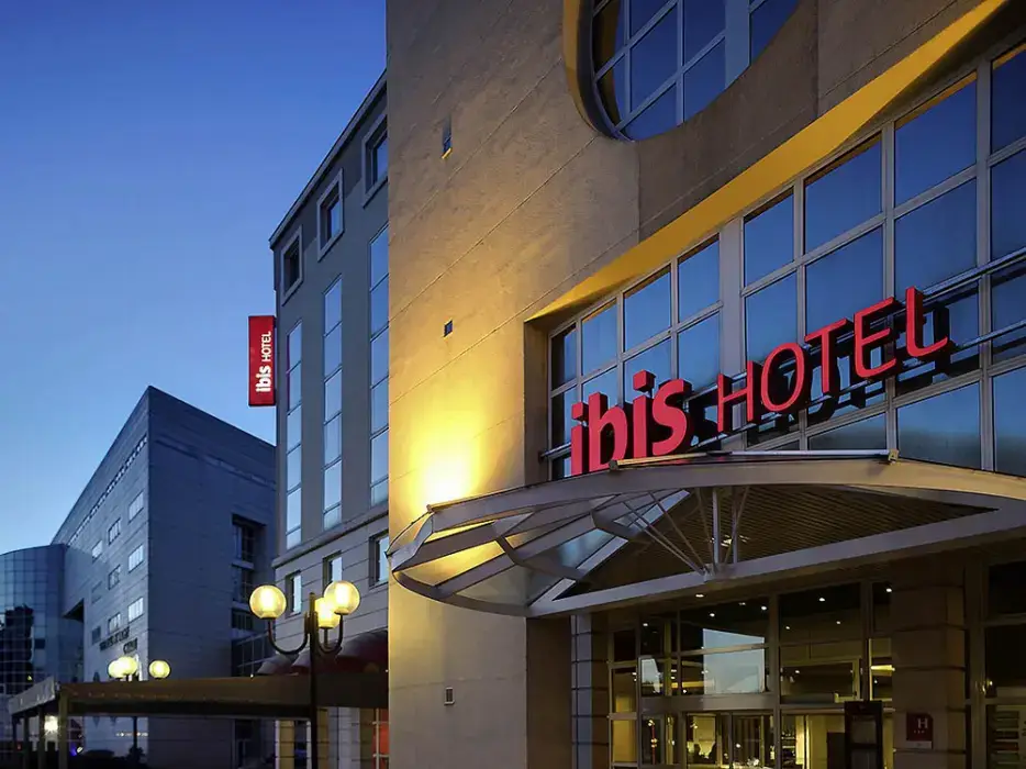 Ibis Vichy 2