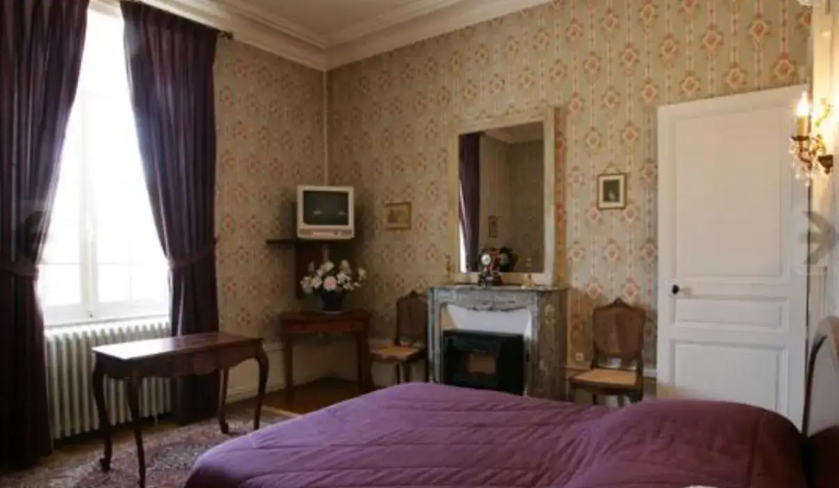 Chateau De Montbraye 7