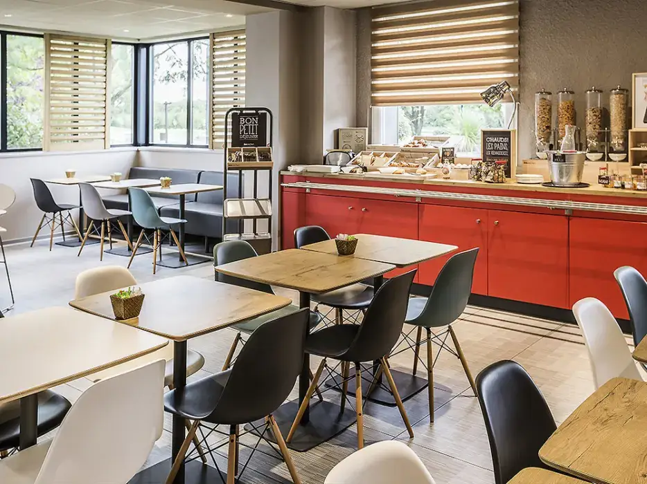 Ibis Rennes Cesson 8