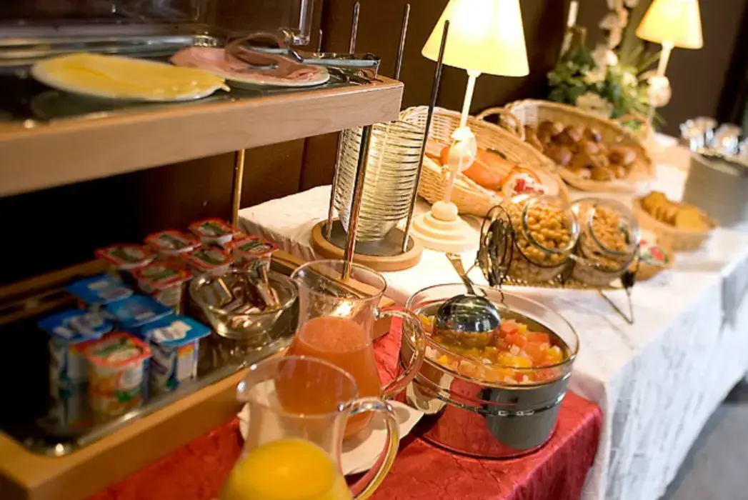 Royal Hôtel Montpellier 9
