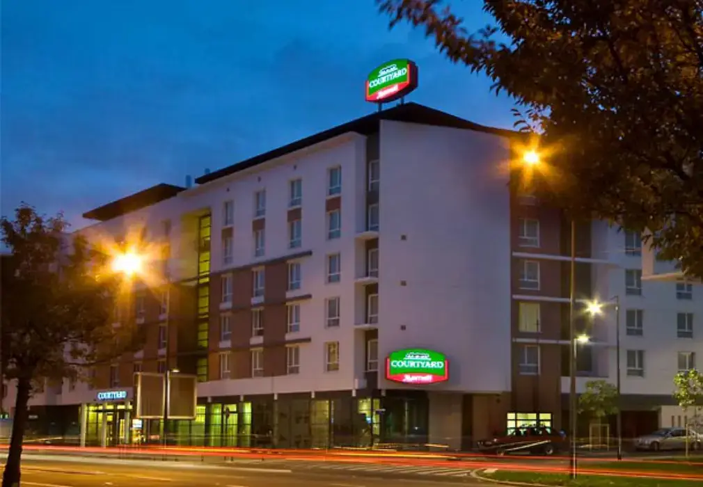 Courtyard Paris Saint Denis