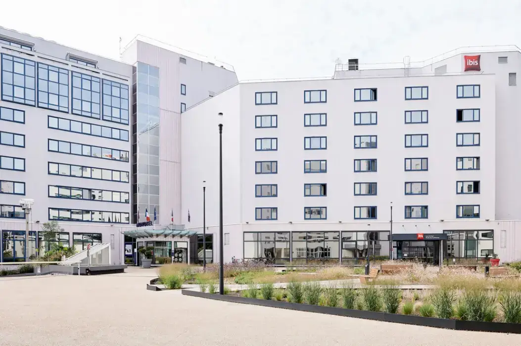 Ibis Lyon Gerland Musee des Confluences