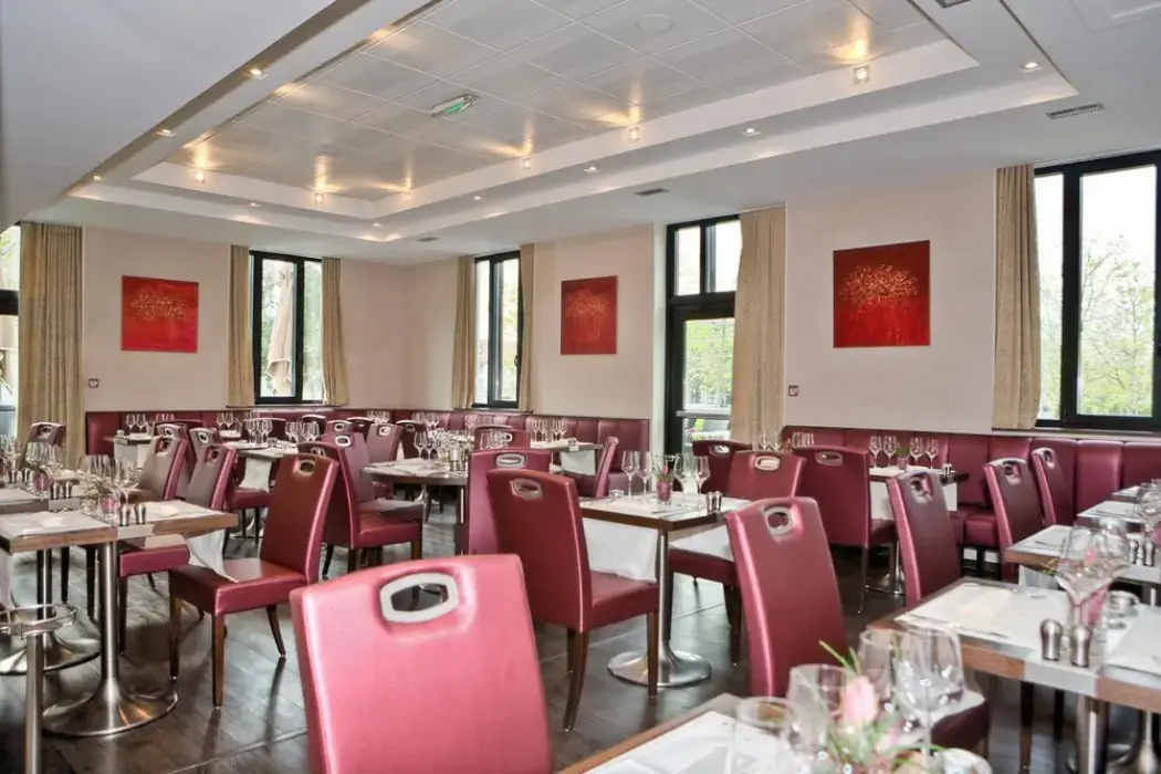 Best Western Plus Hôtel des Francs 10