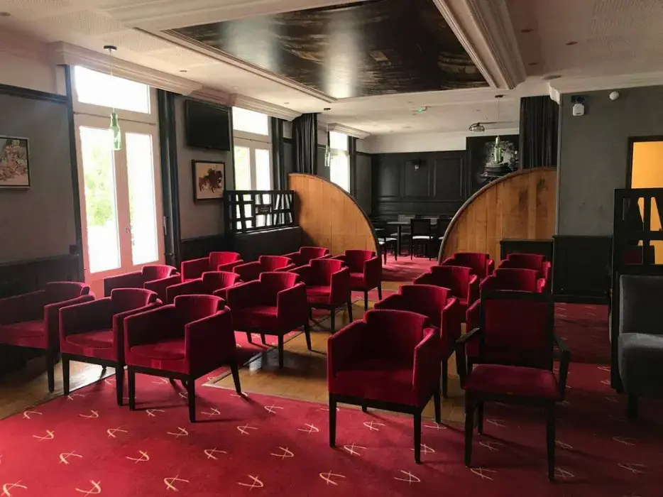 Best Western Le Duguesclin 13