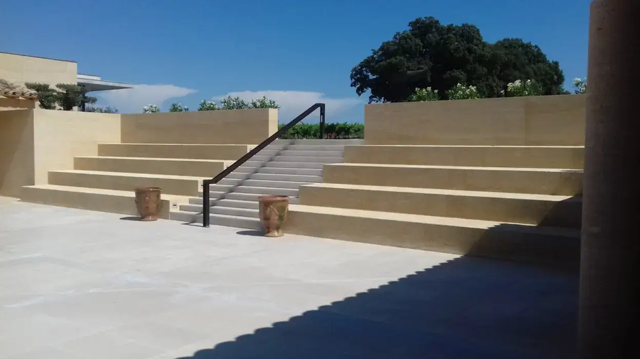 Mas de la Barben 3