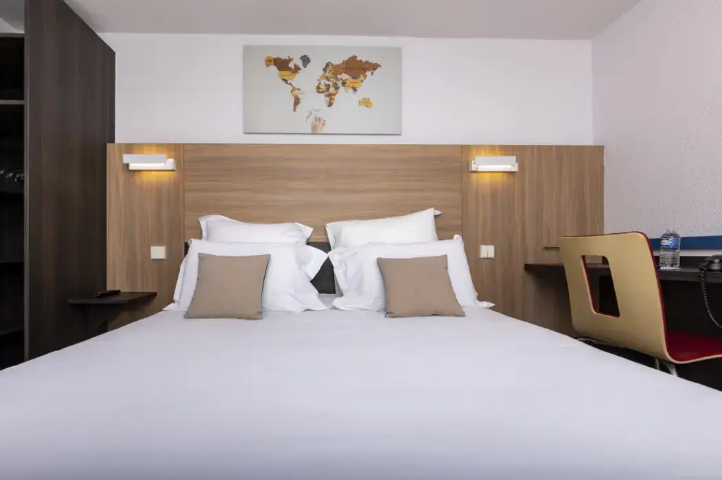 Kyriad Paris Ouest Colombes 17