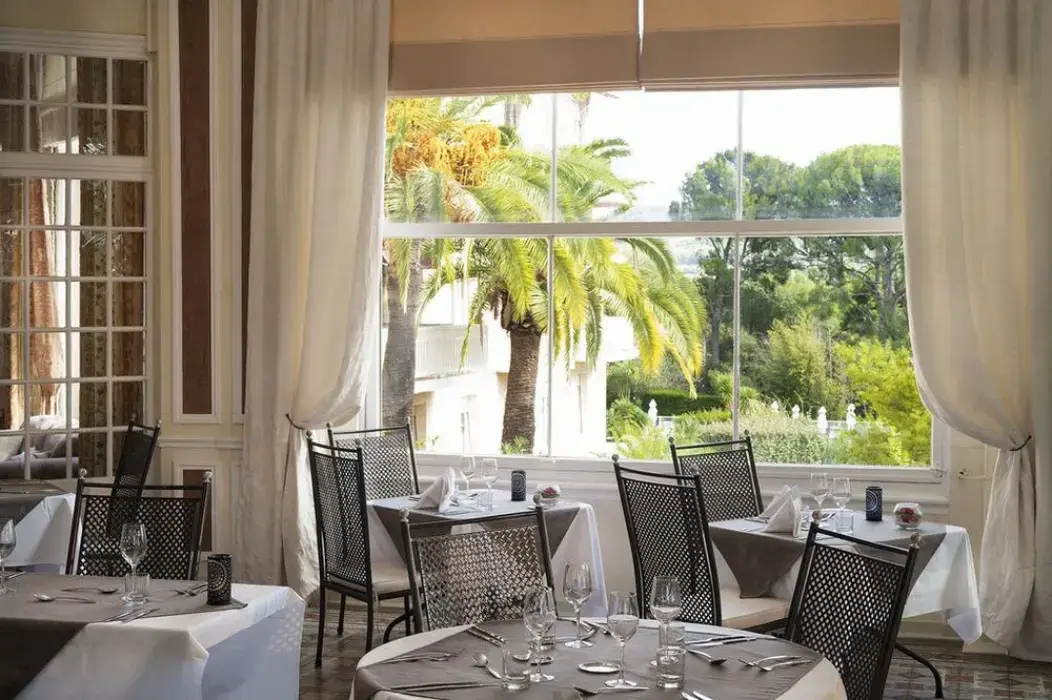 Grand Hotel Des Lecques, BW Signature Collection 11