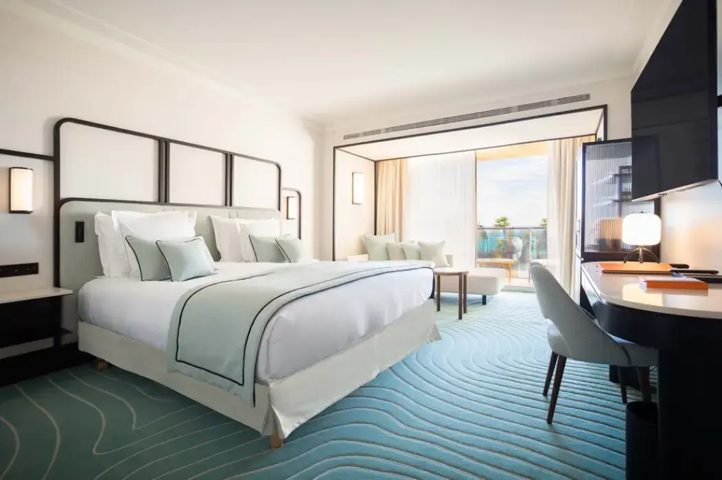 Mondrian Cannes 6