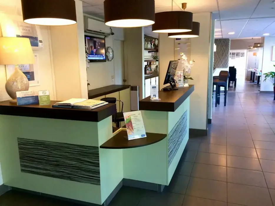 Kyriad Marseille Ouest Martigues 5