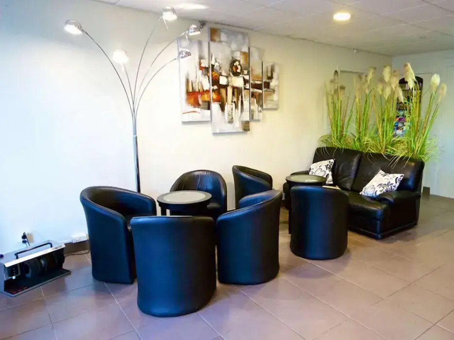 Kyriad Marseille Ouest Martigues 9