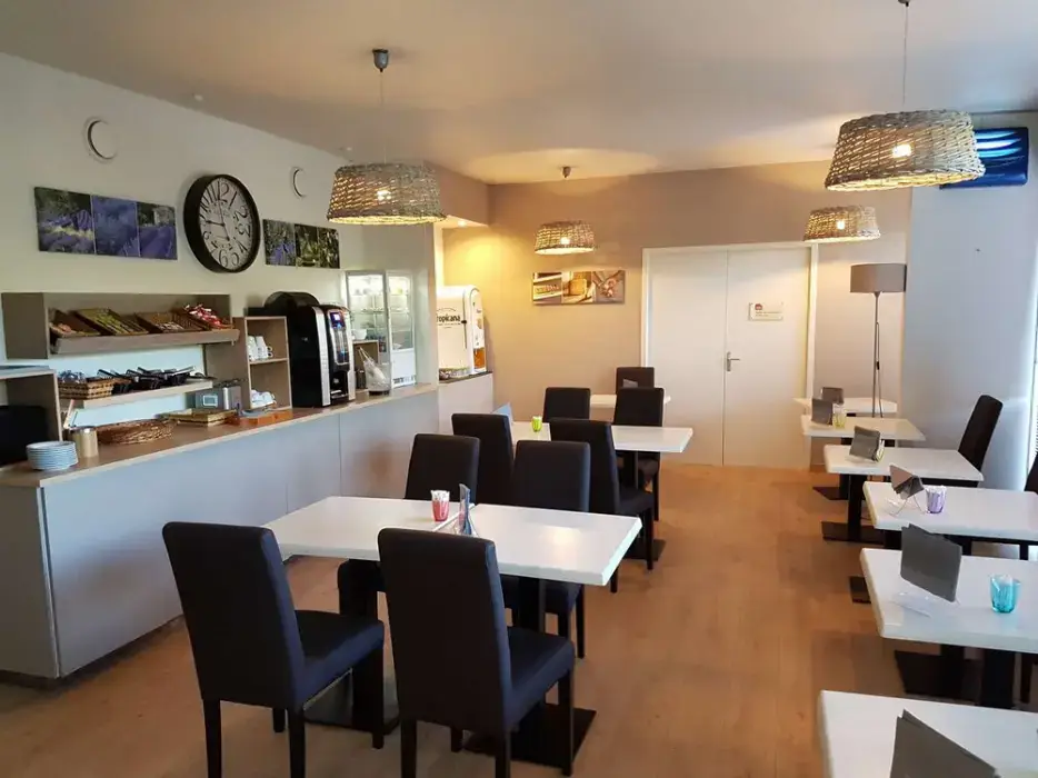 Kyriad Marseille Ouest Martigues 11