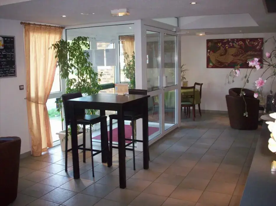 Kimotel 4