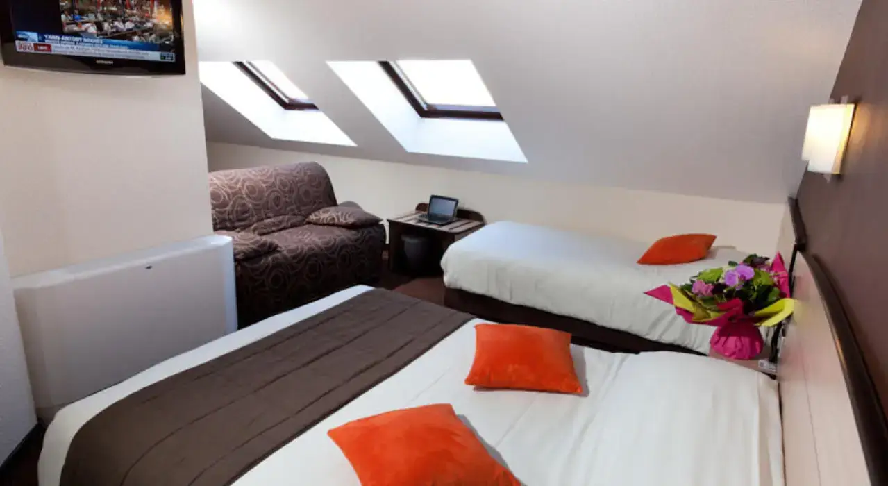 Kyriad Niort 7