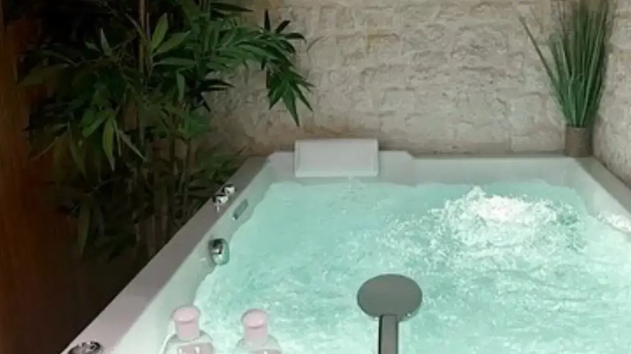 Le Trophee Boutique Hôtel Spa 23